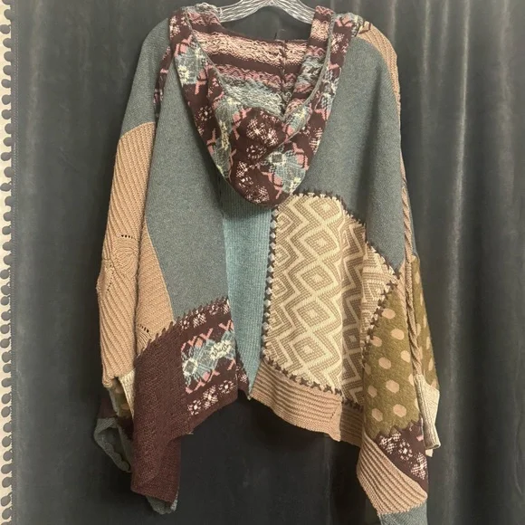 Anthropologie Sleeping on Snow Patchwork Hooded Cape‎ Shawl Rare Sweater Boho - Picture 11 of 14